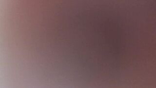 Er steckt einfach seinen fetten Schwanz in meinen Arsch und ich liebe es