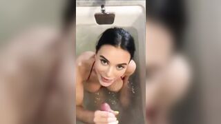 Great homemade sex in the tub